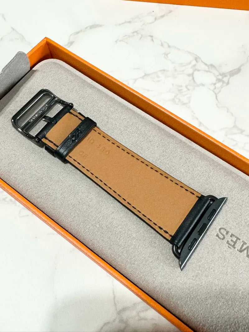 愛馬仕太空黑 Series 9 錶殼及錶帶，搭配 Apple 單圈錶帶（45 毫米）