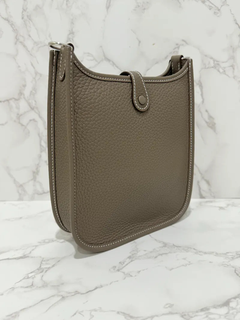 愛馬仕 Mini Evelyne 16 TC Etoupe Bleu 靛藍 PHW W 郵票