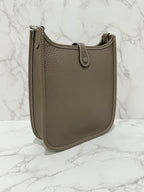 愛馬仕 Mini Evelyne 16 TC Etoupe Bleu 靛藍 PHW W 郵票