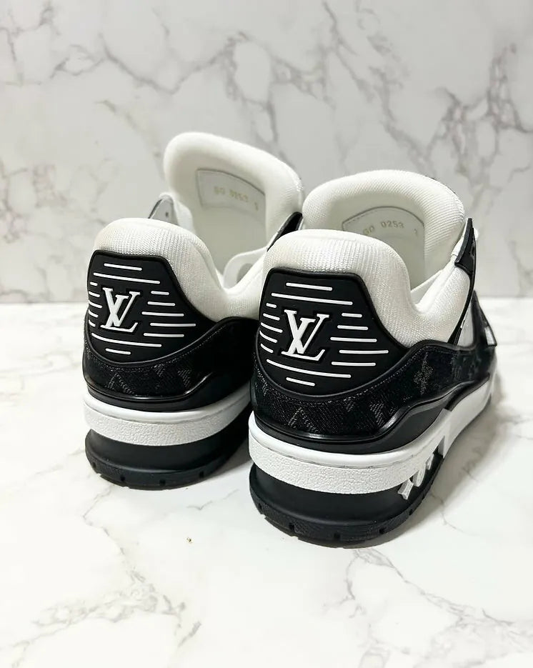 LV運動鞋，尺寸9.5