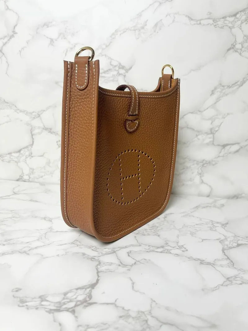 愛馬仕 Evelyne 16 手袋，金色五金，B 印記