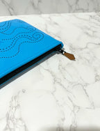 ❤️Hermes Neobain Poulpe Fiction case, medium model Bleuet