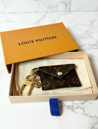 LV Kirigami 手拿包掛飾與鑰匙圈