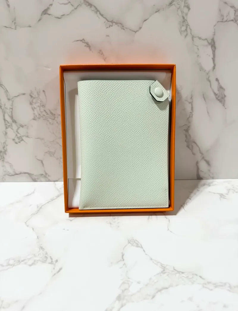 Hermes Porte-Passeport Tarmac Epsom Vert Fizz