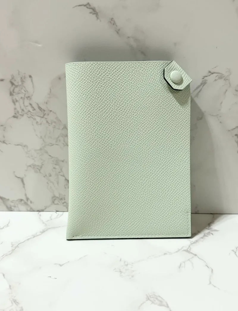 Hermes Porte-Passeport Tarmac Epsom Vert Fizz