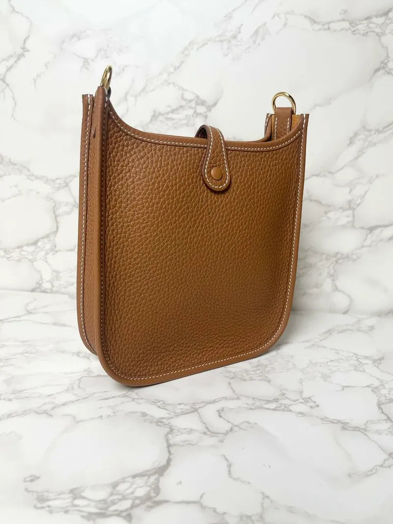 愛馬仕 Evelyne 16 手袋，金色五金，B 印記