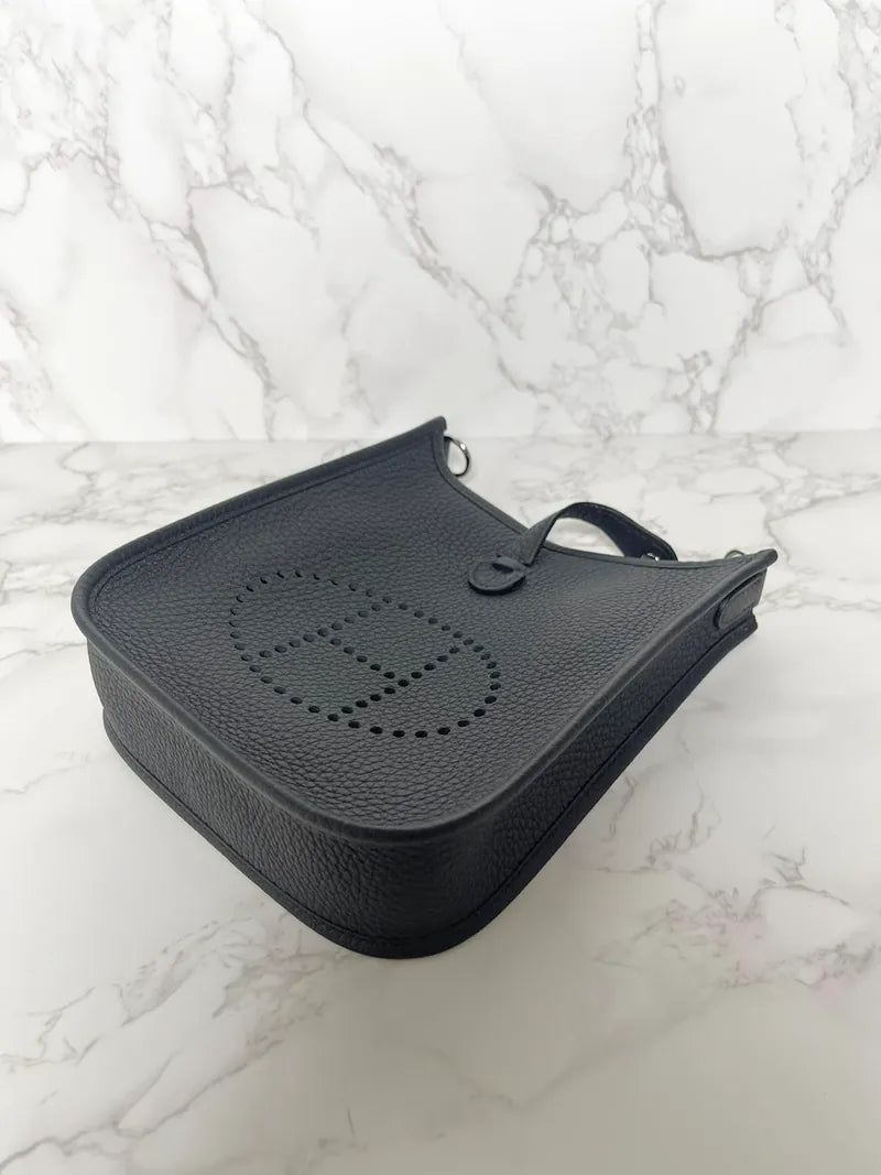 Hermes Mini Evelyne 16 TC Noir PHW W Stamp