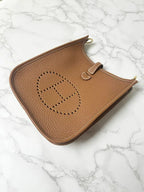 愛馬仕 Evelyne 16 手袋，金色五金，B 印記