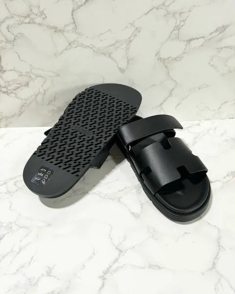 ❤️Hermes Chypre 黑色涼鞋，尺寸 40.5