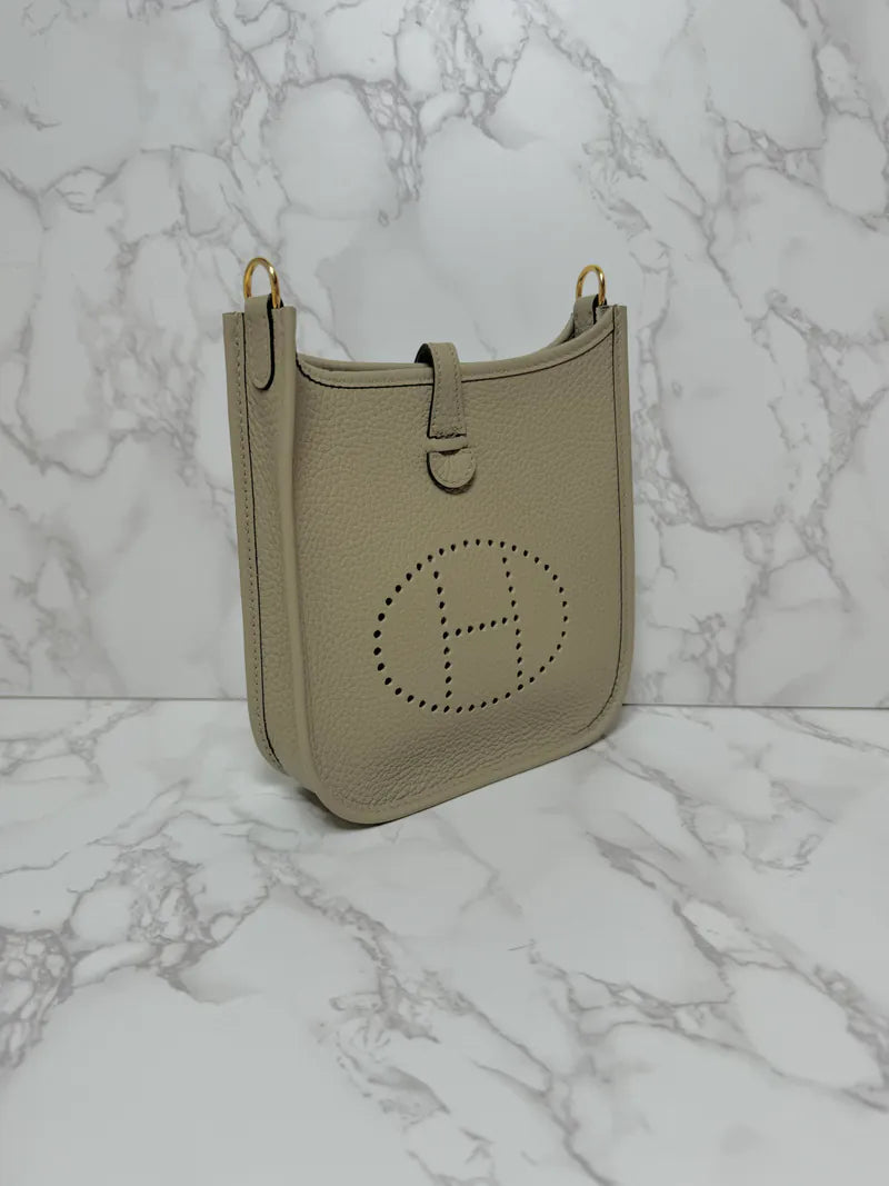 ❤️Hermes Evelyne 16 包米色 Marfa 8Q GHW W 郵票