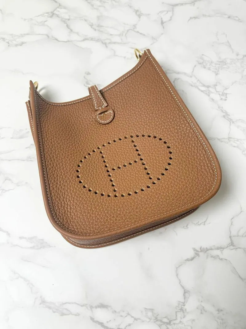 愛馬仕 Evelyne 16 手袋，金色五金，B 印記