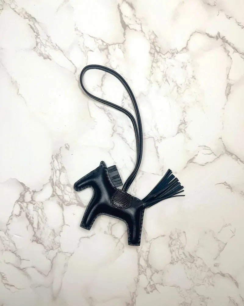 ❤️愛馬仕 Rodeo So Black PM 蜥蜴