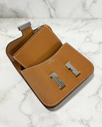 愛馬仕 Constance 超薄皮夾 Epsom Toffee 1H PHW