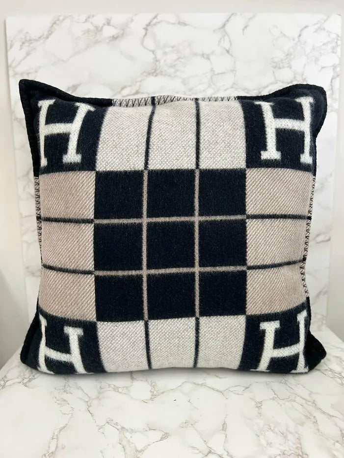 Hermes Avalon III pillow Écru Noir