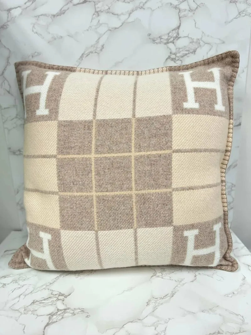 愛馬仕 Avalon III 枕頭 米色