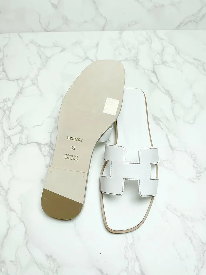 愛馬仕 Oran 白色涼鞋，35.5 碼