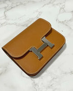 愛馬仕 Constance 超薄皮夾 Epsom Toffee 1H PHW