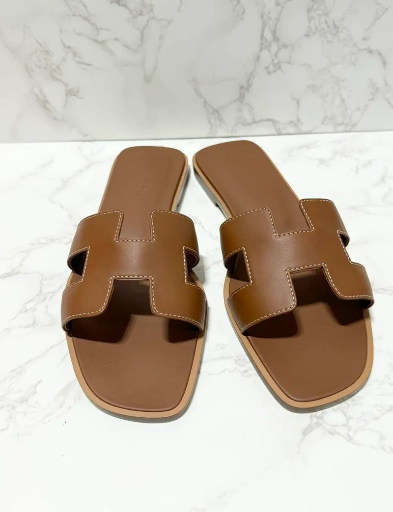 愛馬仕 Oran H 金色涼鞋，39 碼