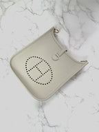 愛馬仕 Evelyne 16 包 Beton 8L GHW