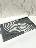 ❤️Hermes H Casaque Vague 圍巾灰色法蘭絨象牙色羊絨