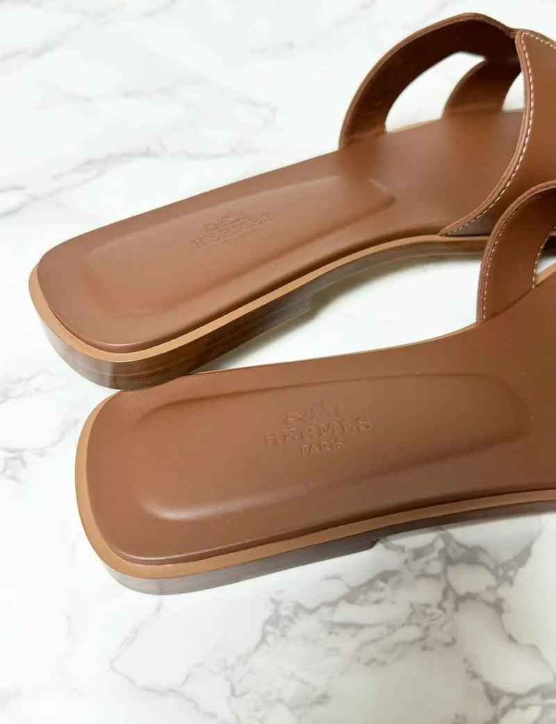 愛馬仕 Oran H 金色涼鞋，39 碼