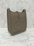 愛馬仕 Mini Evelyne 16 TC Etoupe Bleu 靛藍 PHW W 郵票