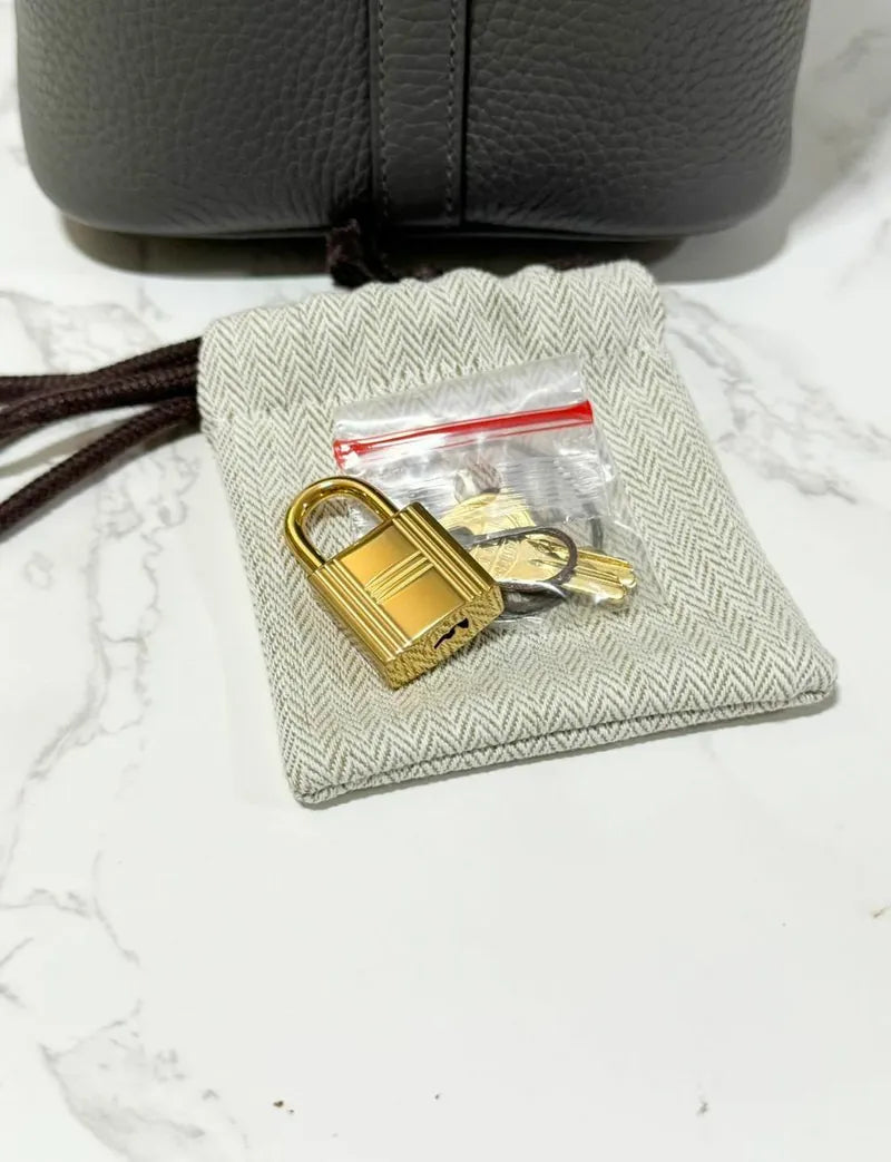 Picotin Lock 18 包 Gris Myer GHW B 郵票