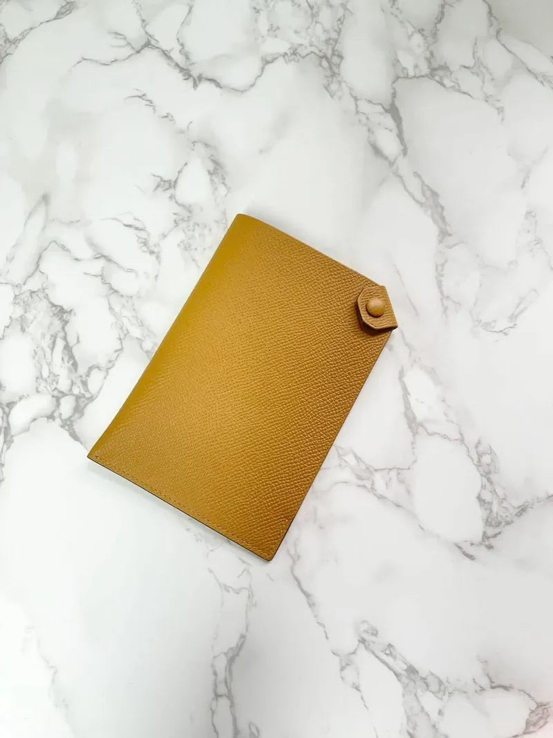 Hermes Porte- Passeport Tarmac Epsom 芝麻護照套